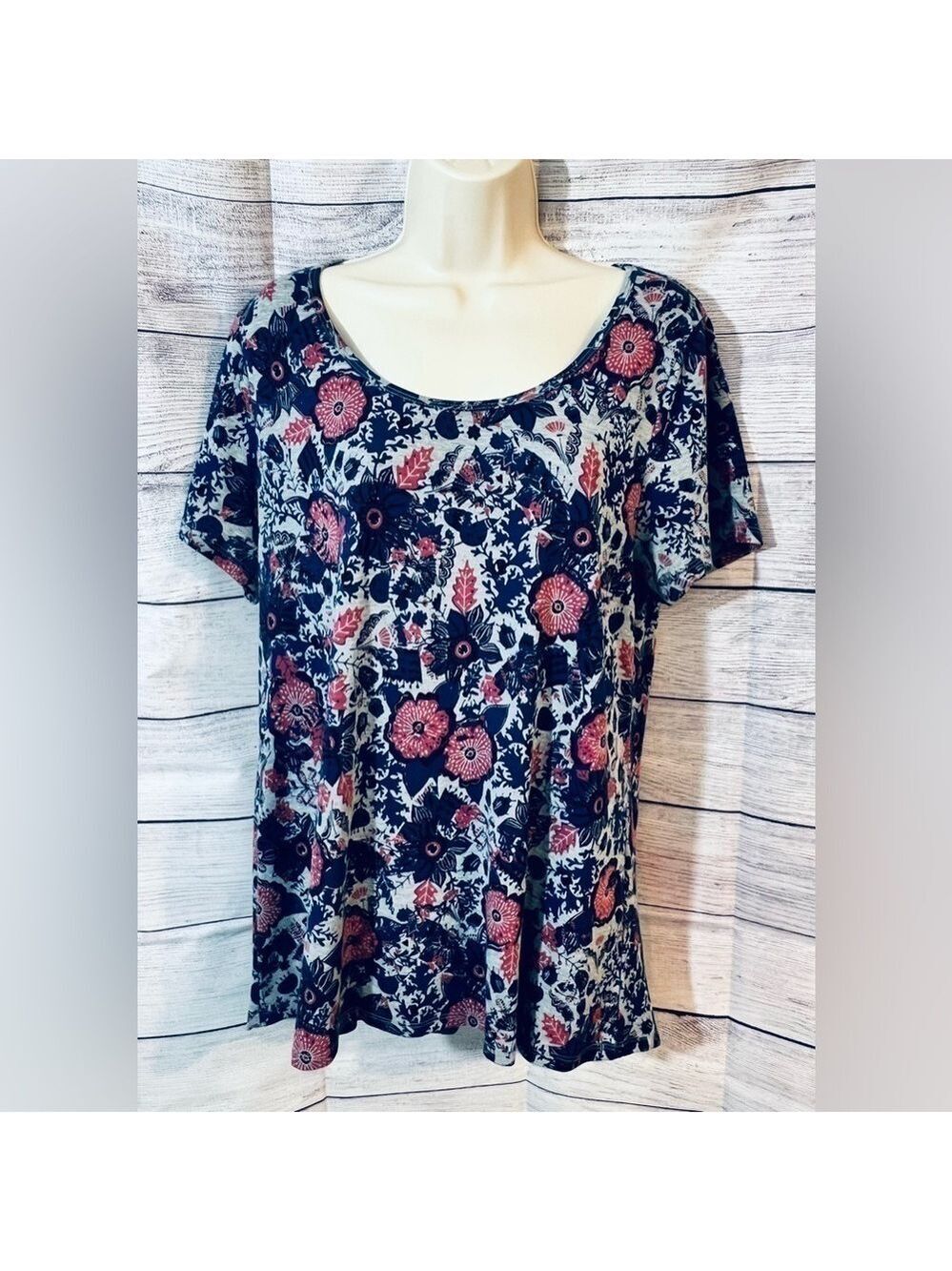 LULAROE Classic T